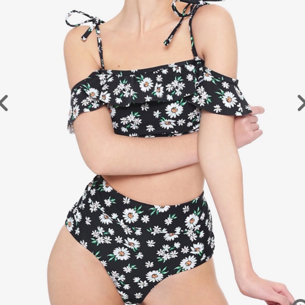 Daisy High-Waisted Swim Bottoms‎ Hot Topic